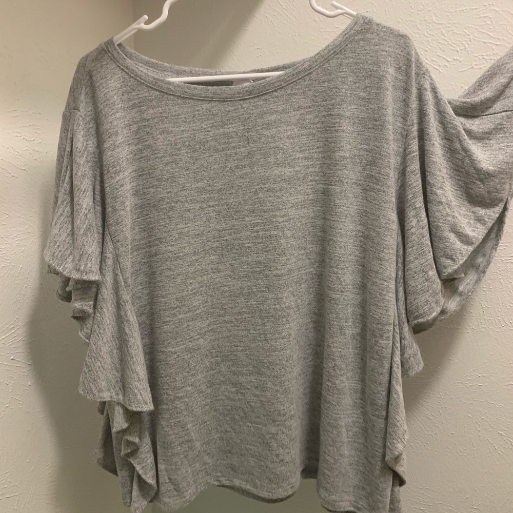 GAP grey ruffled sleeve top